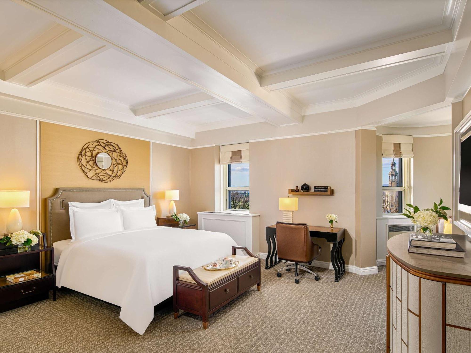 โรงแรมแฟร์มอนท์ เลอ ชาโต ฟรงเทอนัค ควิเบกซิตี้ ภายนอก รูปภาพ A bedroom at The Waldorf Astoria New York