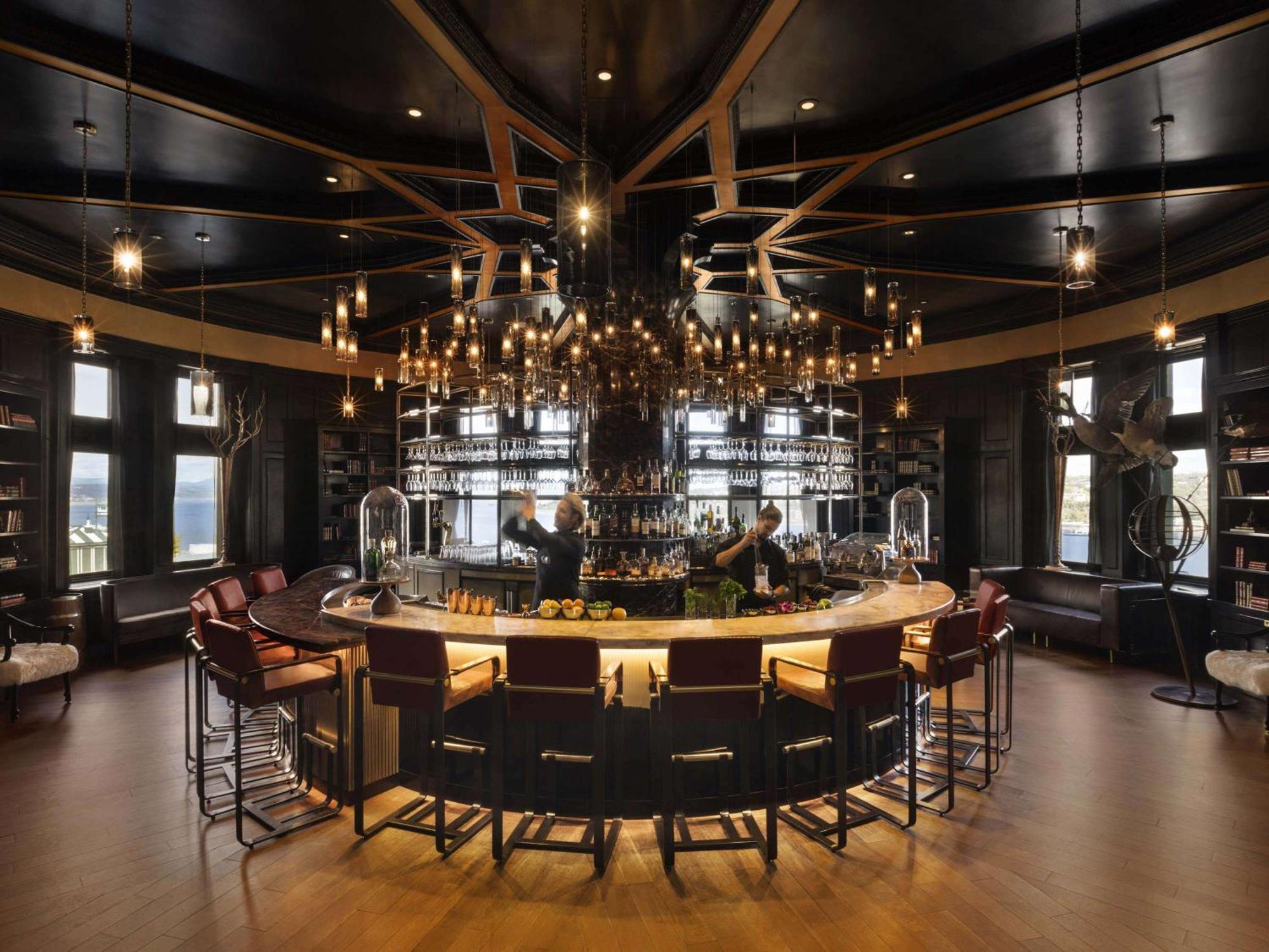 โรงแรมแฟร์มอนท์ เลอ ชาโต ฟรงเทอนัค ควิเบกซิตี้ ภายนอก รูปภาพ The bar at the restaurant