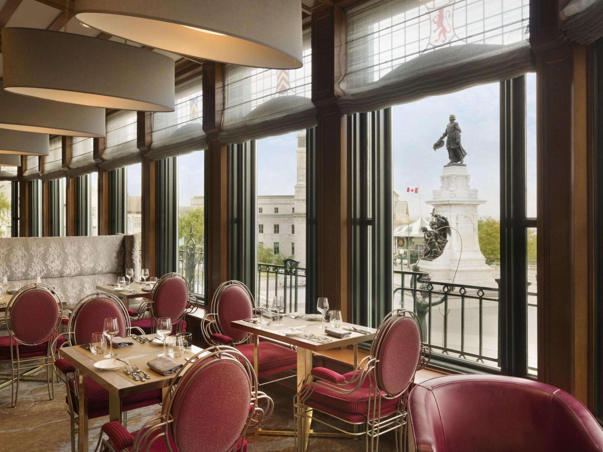 โรงแรมแฟร์มอนท์ เลอ ชาโต ฟรงเทอนัค ควิเบกซิตี้ ภายนอก รูปภาพ The interior of the restaurant