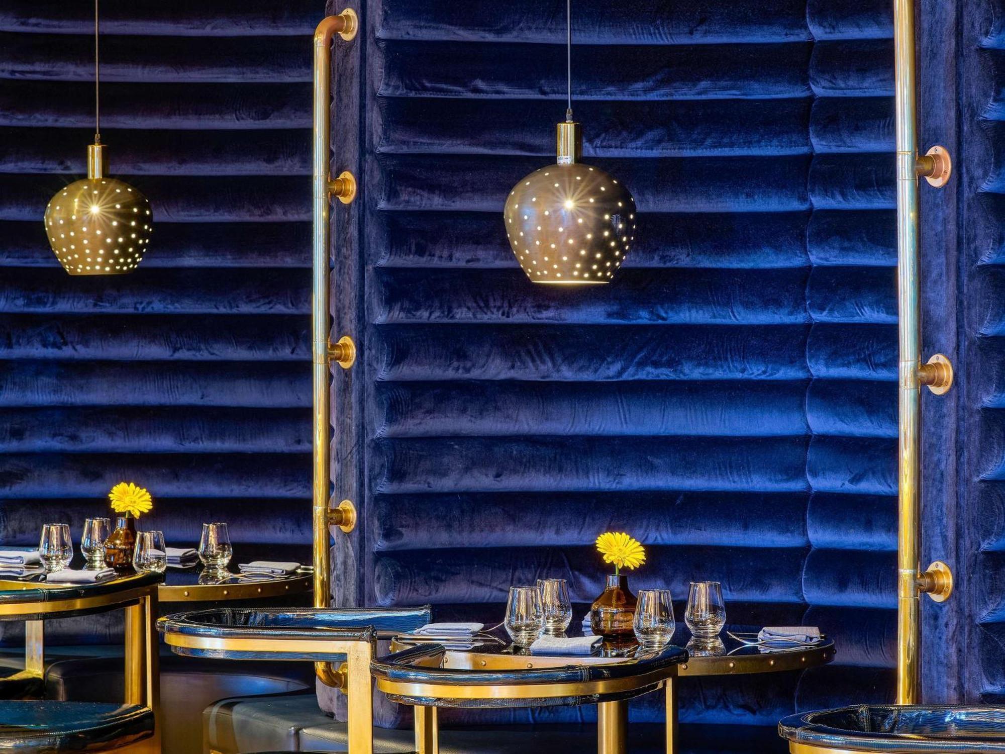 โรงแรมแฟร์มอนท์ เลอ ชาโต ฟรงเทอนัค ควิเบกซิตี้ ภายนอก รูปภาพ The interior of the restaurant