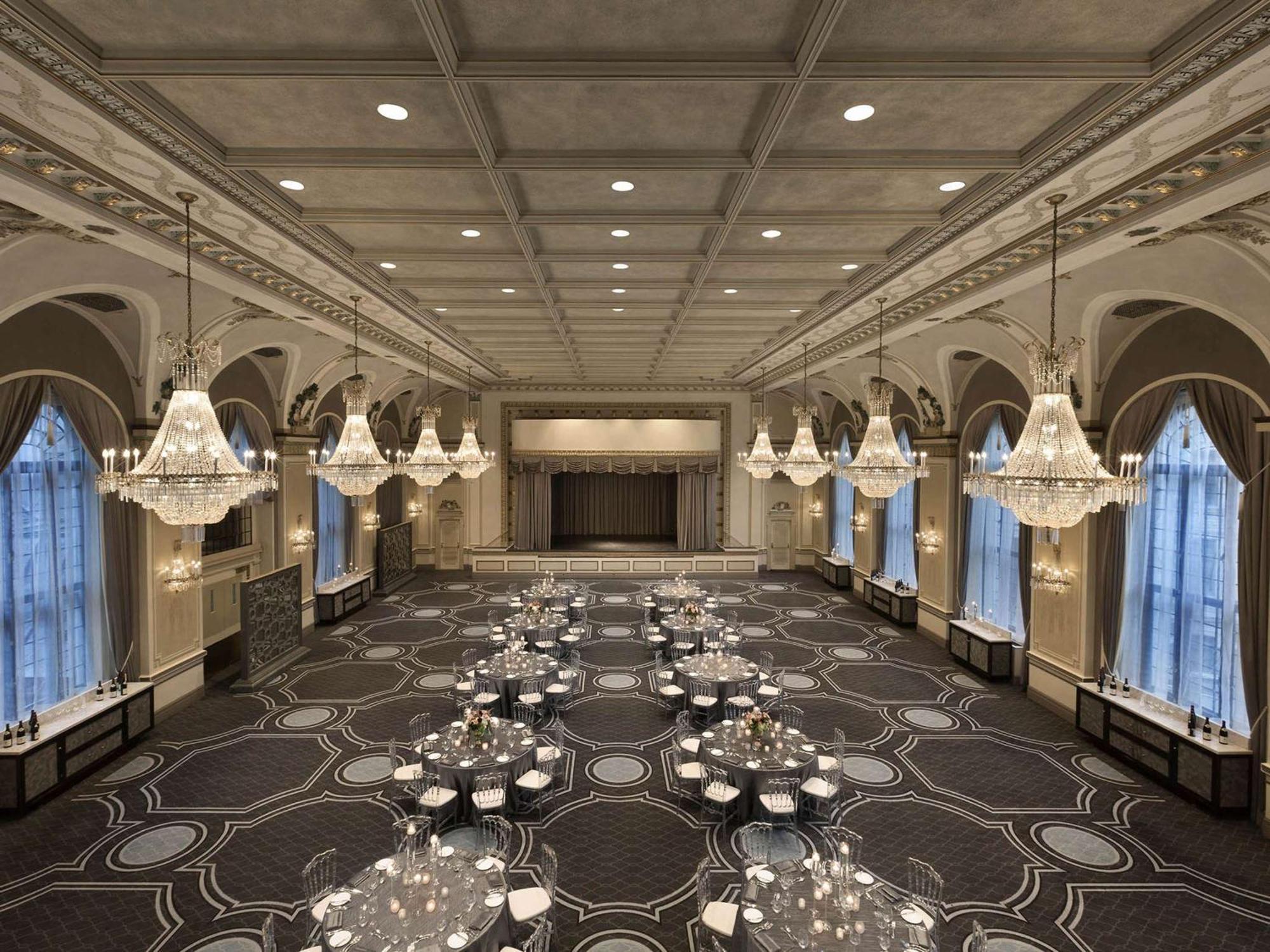 โรงแรมแฟร์มอนท์ เลอ ชาโต ฟรงเทอนัค ควิเบกซิตี้ ภายนอก รูปภาพ The ballroom